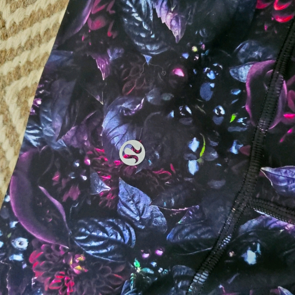 Lululemon leggins size 4